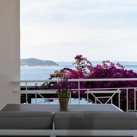Anesis Seaview 1
